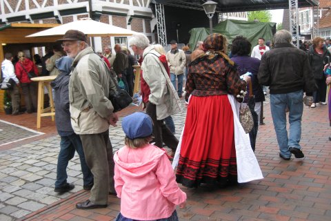 Das Treiben beim Blütenfest